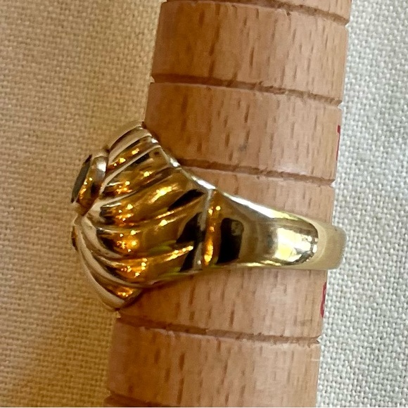 Vintage 14K Gold Garnet and Peridot Ring - Picture 6 of 16